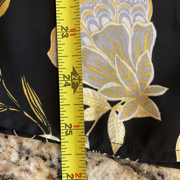 LOFT Floral Blouse - Picture 8 of 9